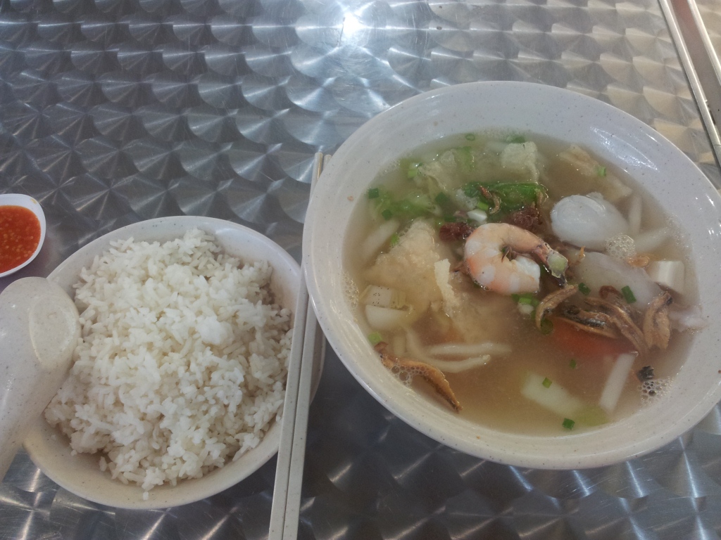 Lunch is 鱼漂海鲜汤！